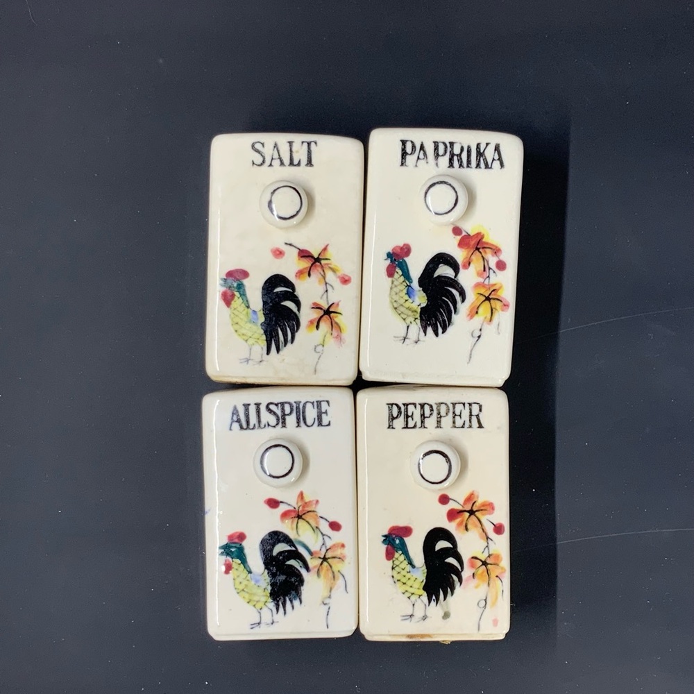 Vintage Rooster Spice Shakers